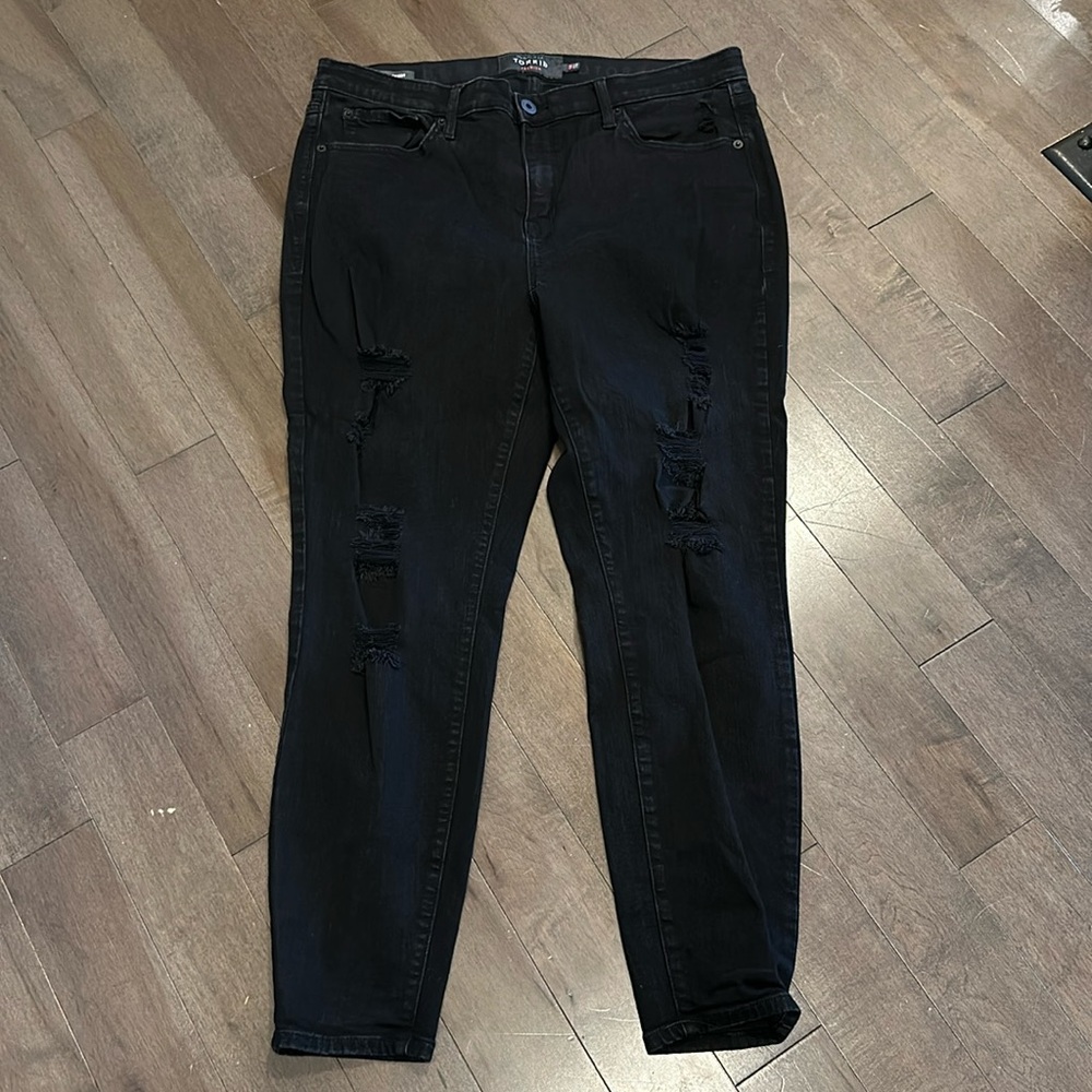 Torrid sky high skinny jeans black distressed 18 18r